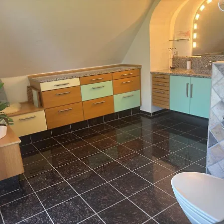 Family House 木屋 艾特韦